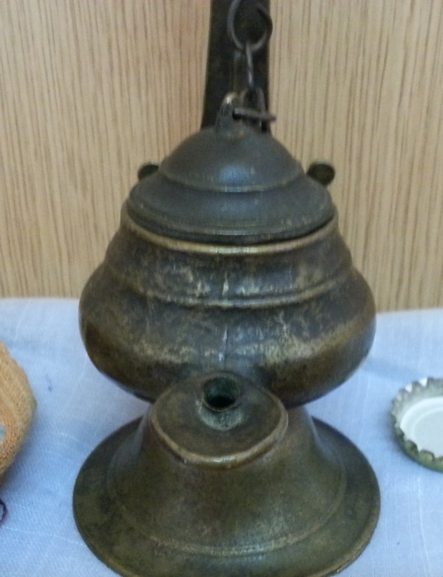 lamparilla-de-aceite-antigua-lucerna-en-bronce-para-colgar-1.jpg