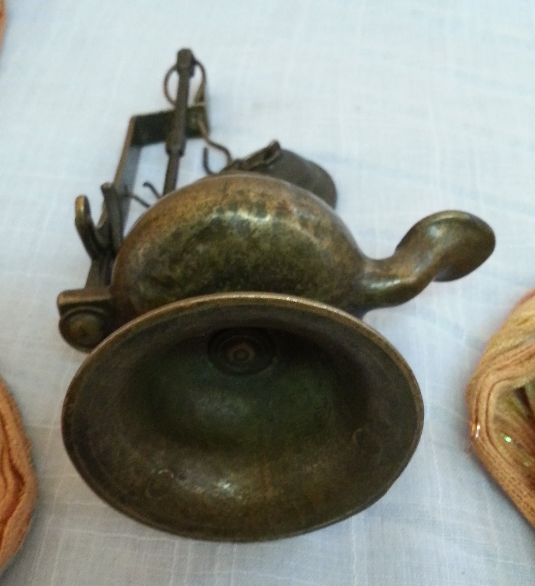 lamparilla-de-aceite-antigua-lucerna-en-bronce-para-colgar-7.jpg