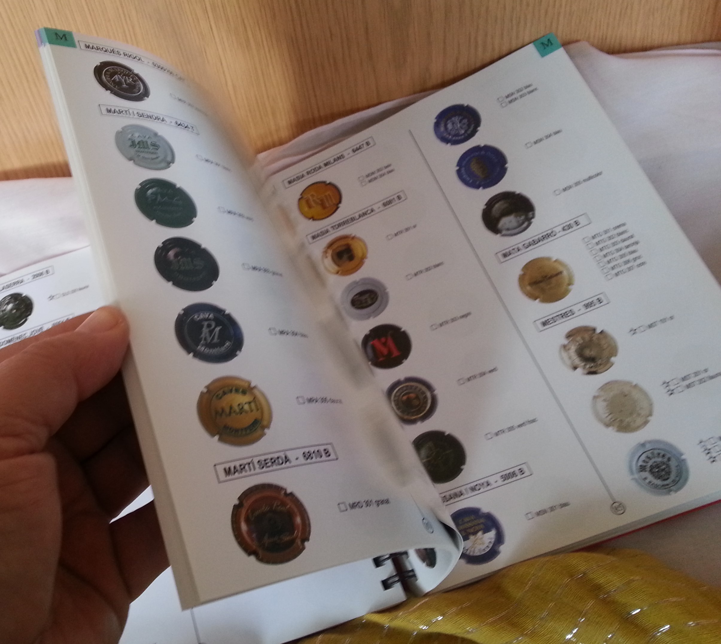 libro-catalogo-de-placas-de-cava-champan-ano-2007-7.jpg