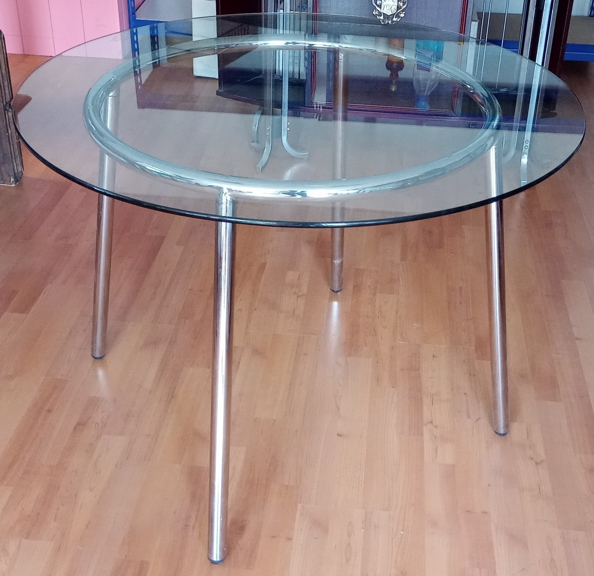 mesa-de-oficina-o-salon-actual-tapa-de-vidrio-redonda-8.jpg