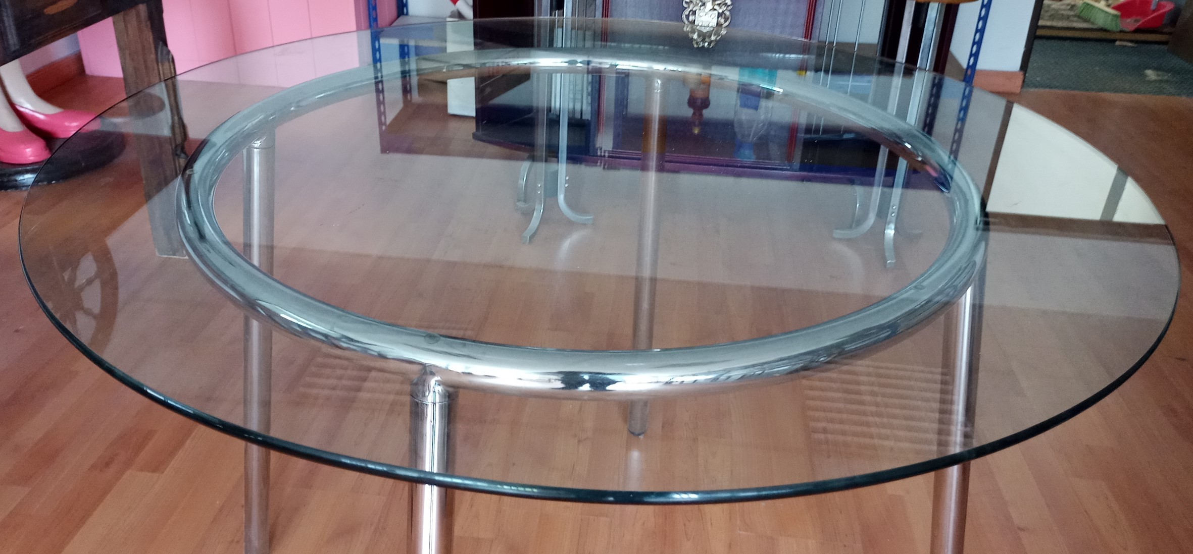 mesa-de-oficina-o-salon-actual-tapa-de-vidrio-redonda-9.jpg