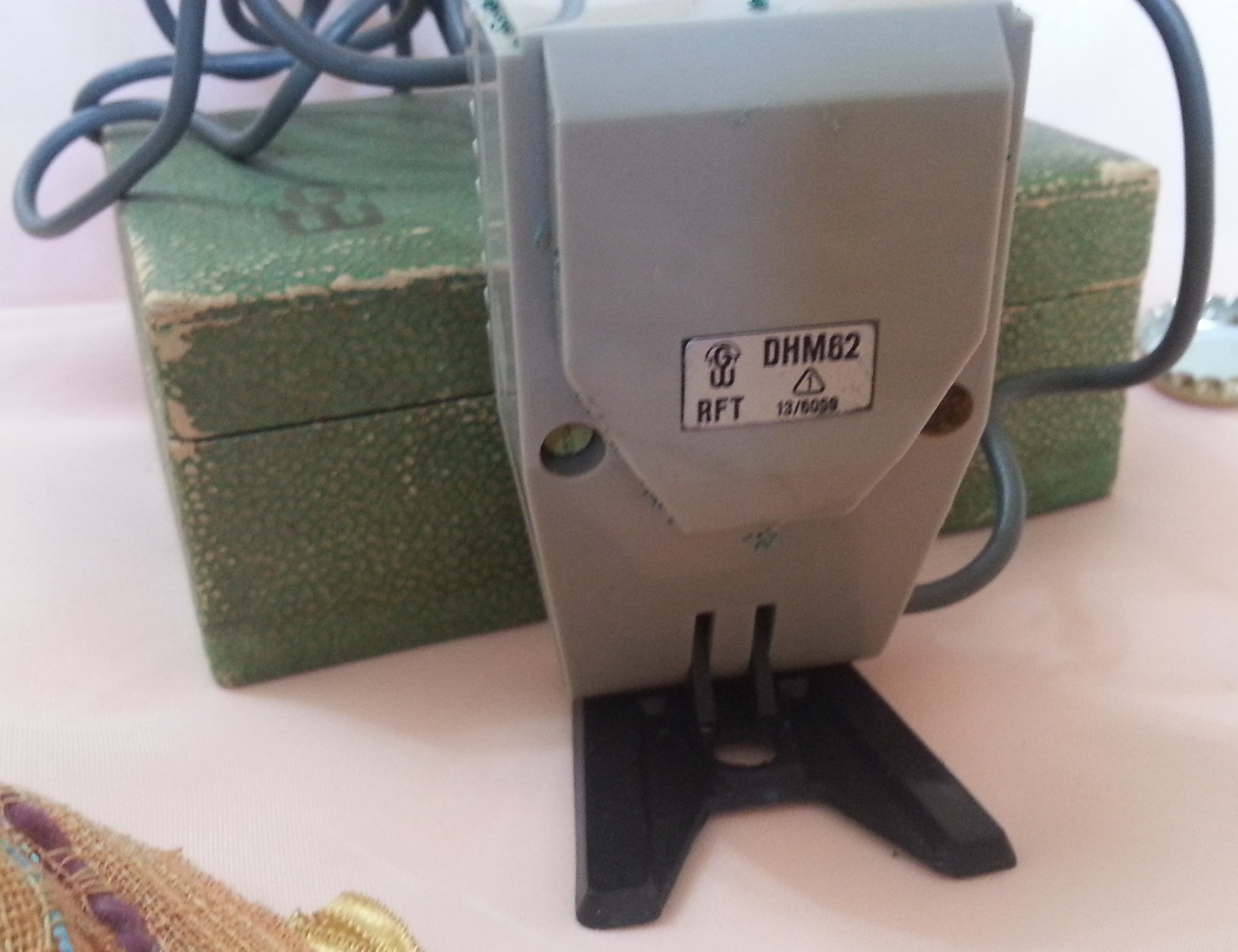 microfono-vintage-anos-70-emblematicoaparato-2.jpg