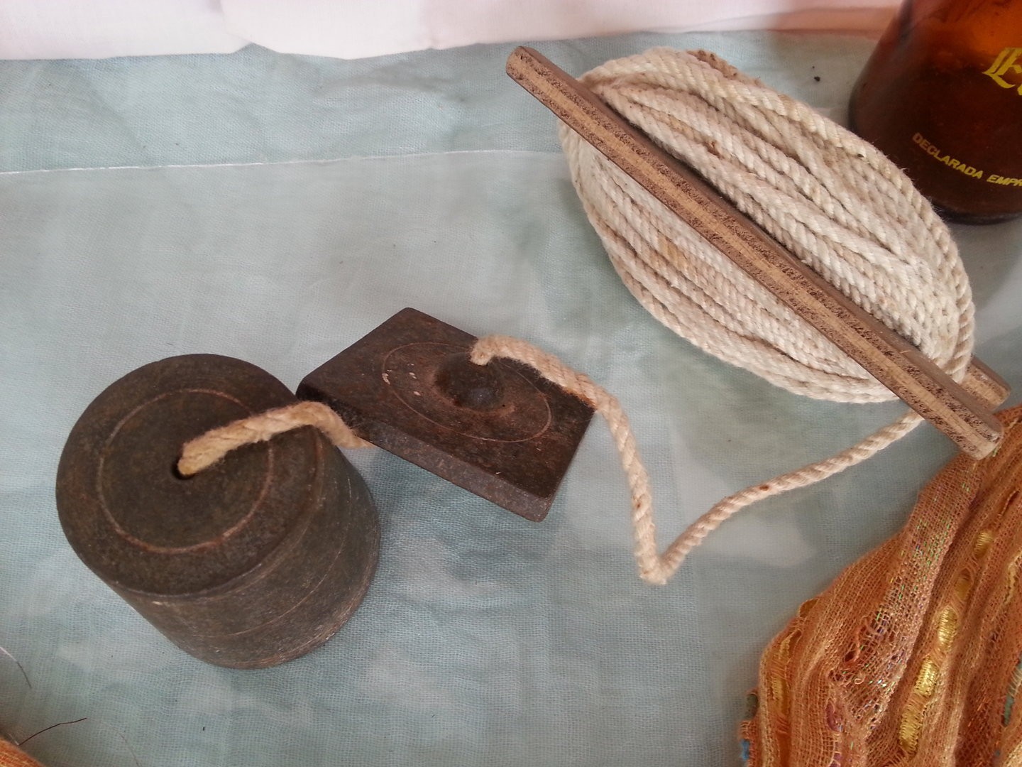 plomada-en-hierro-grande-vieja-1-kg-old-plumbing-in-iron-1.jpg