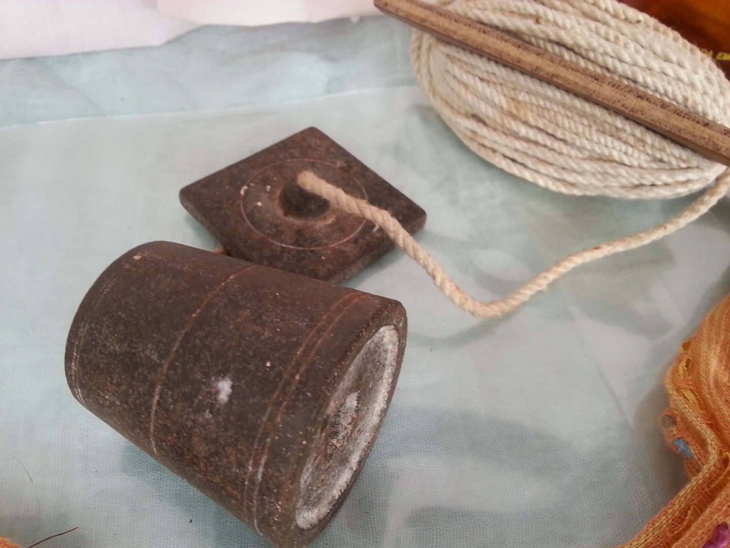 plomada-en-hierro-grande-vieja-1-kg-old-plumbing-in-iron-2.jpg