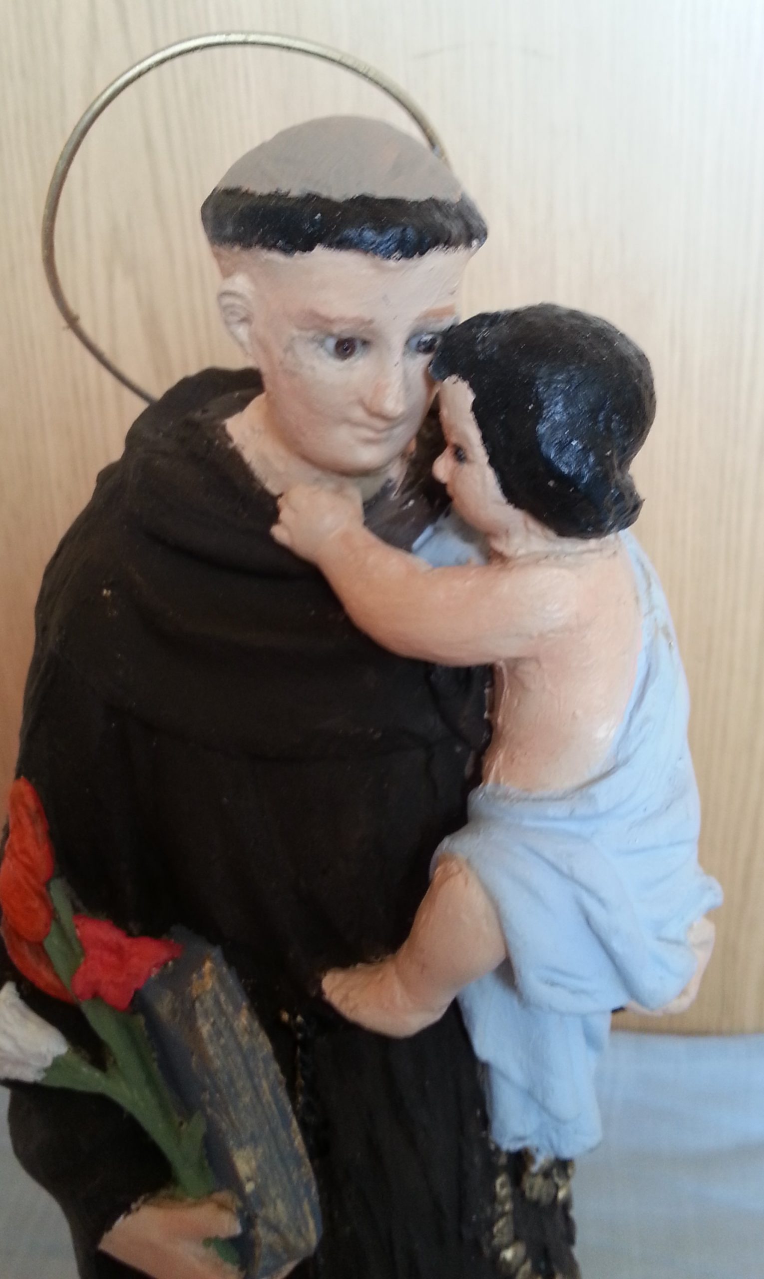 san-antonio-de-padua-con-nino-en-brazos-escultura-en-escayola-1.jpg