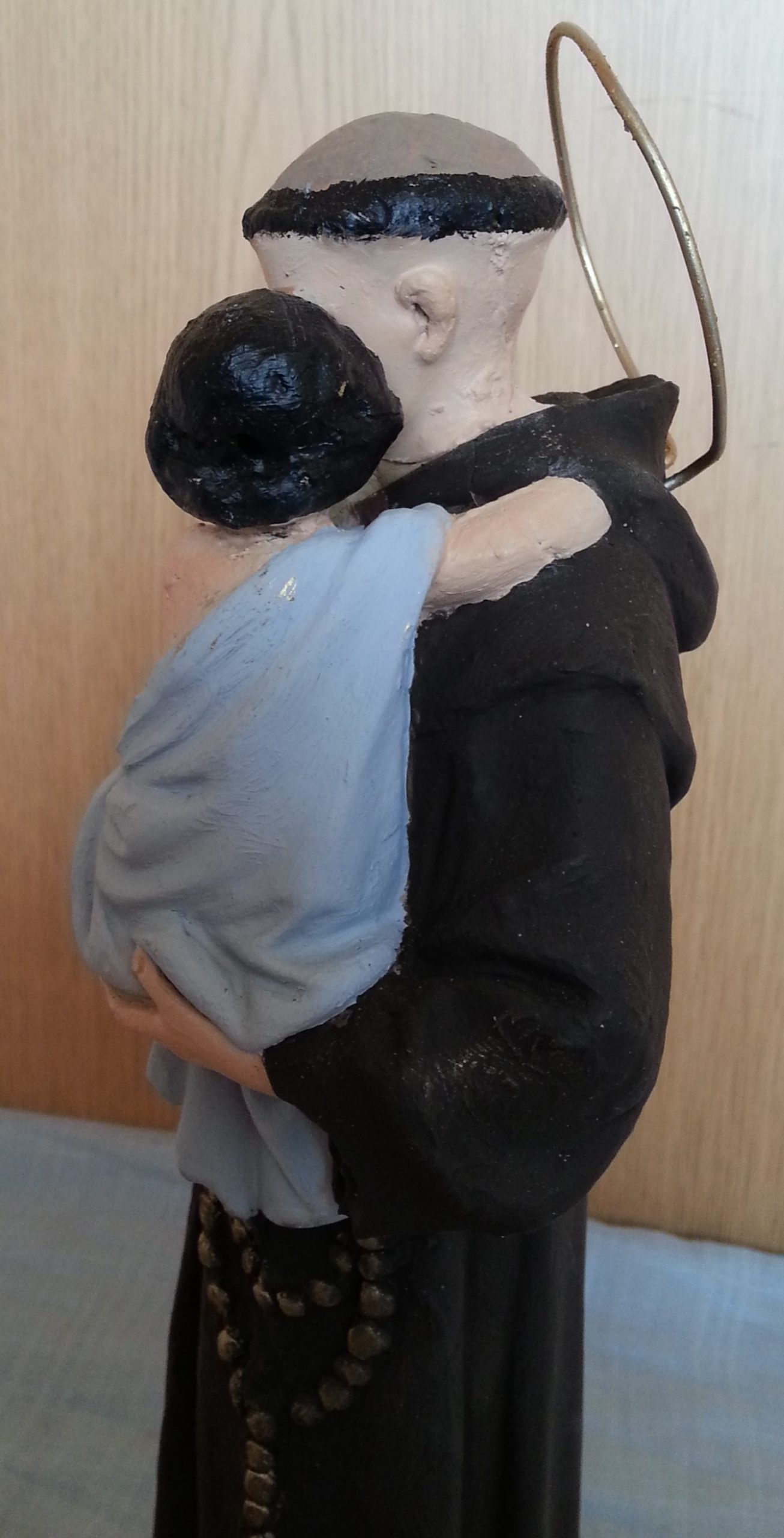 san-antonio-de-padua-con-nino-en-brazos-escultura-en-escayola-7.jpg