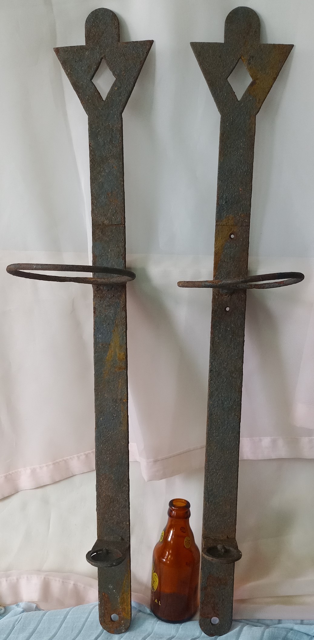 apliques-en-hierro-rusticos-pareja-estilo-medieval-antorcheros.jpg