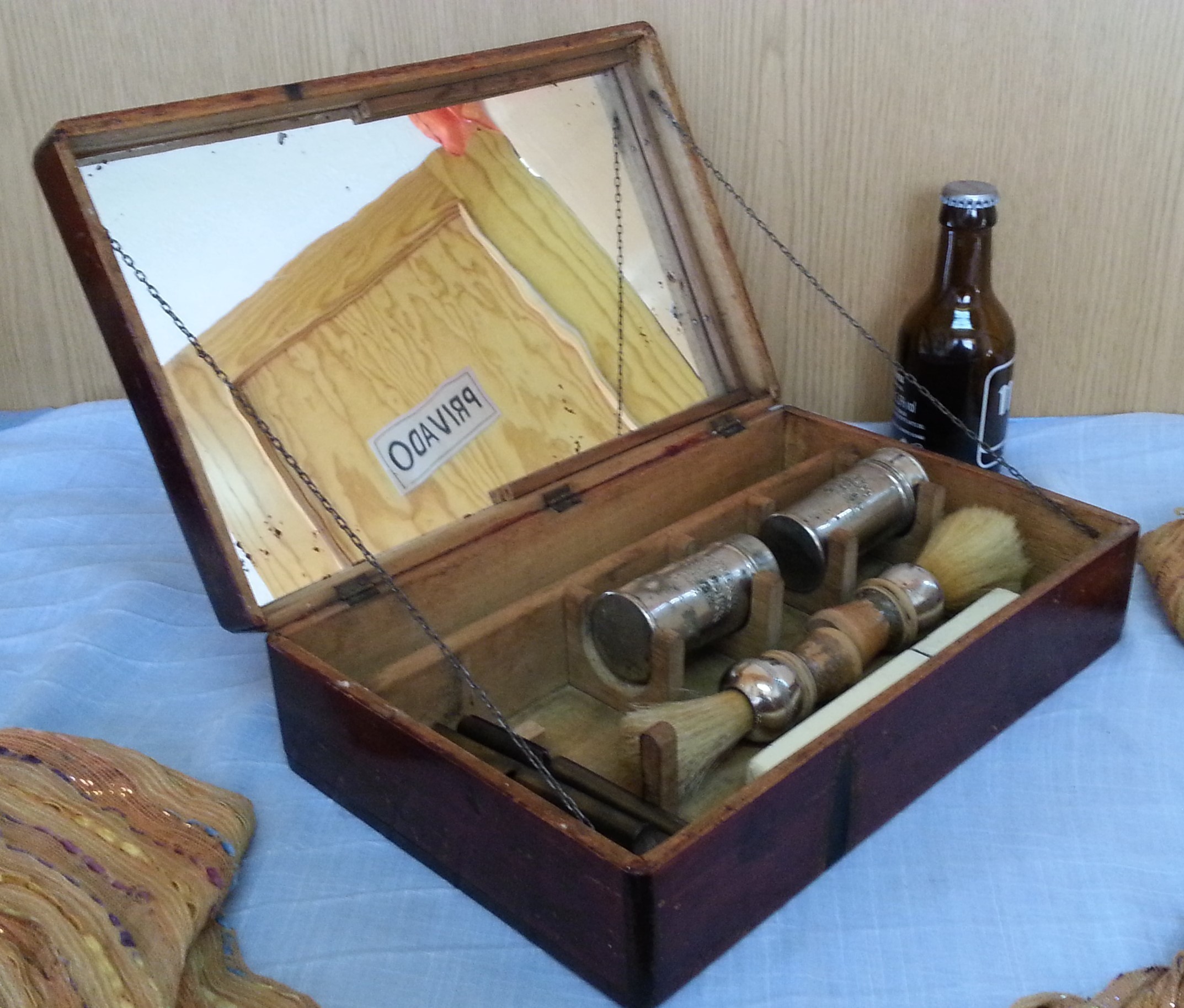 barberia-conjunto-de-utensilios-antiguos-de-barbero.jpg