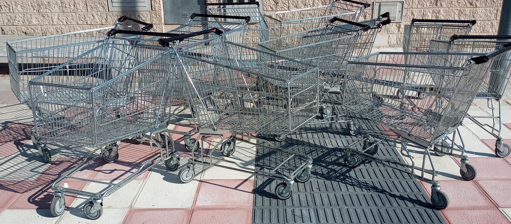 carros-de-la-compra-para-supermercado-metalicos-buen-estado-carrito-1.jpg