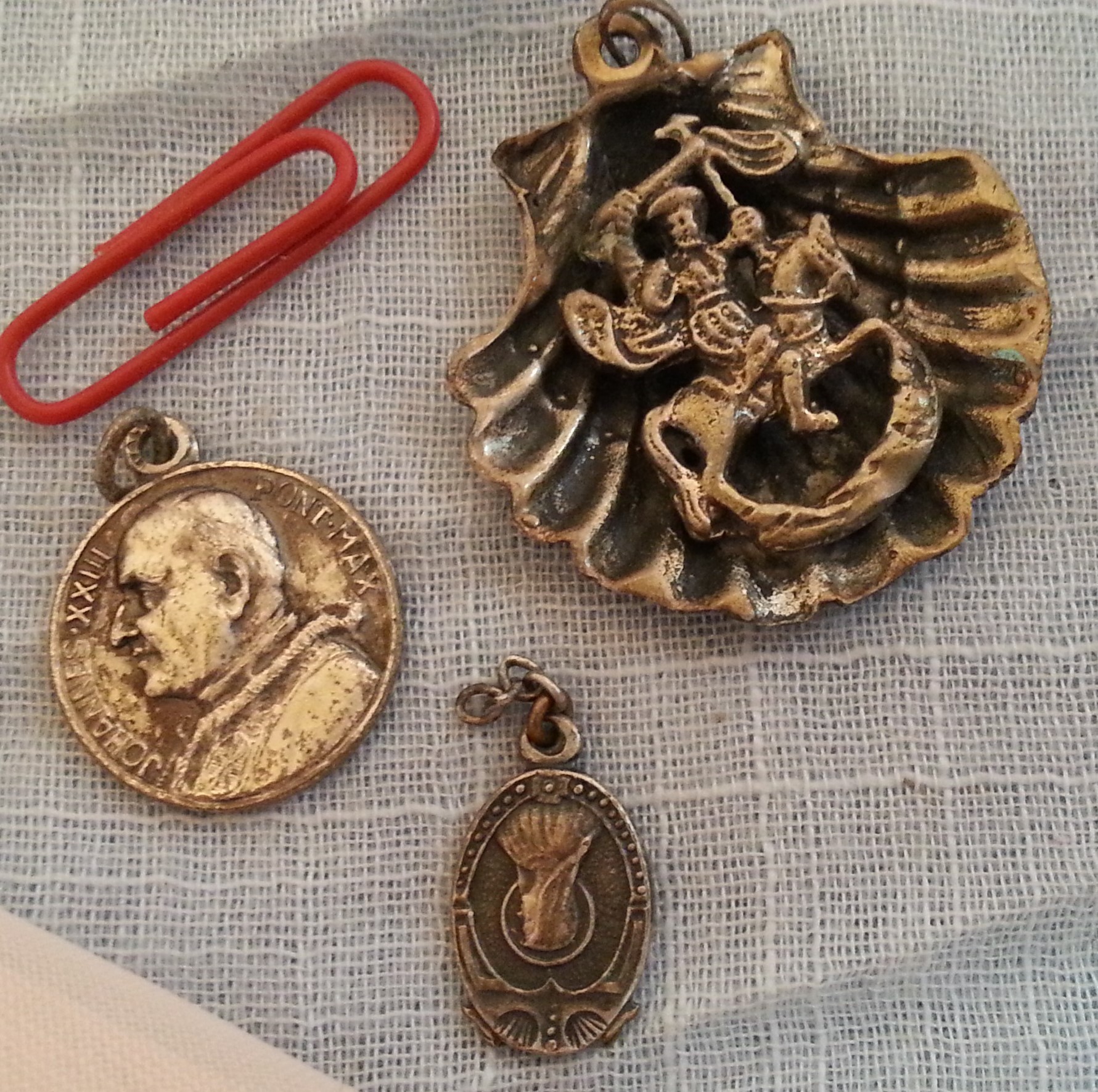 medallas-religiosas-viejitas-3-unidades-10.jpg