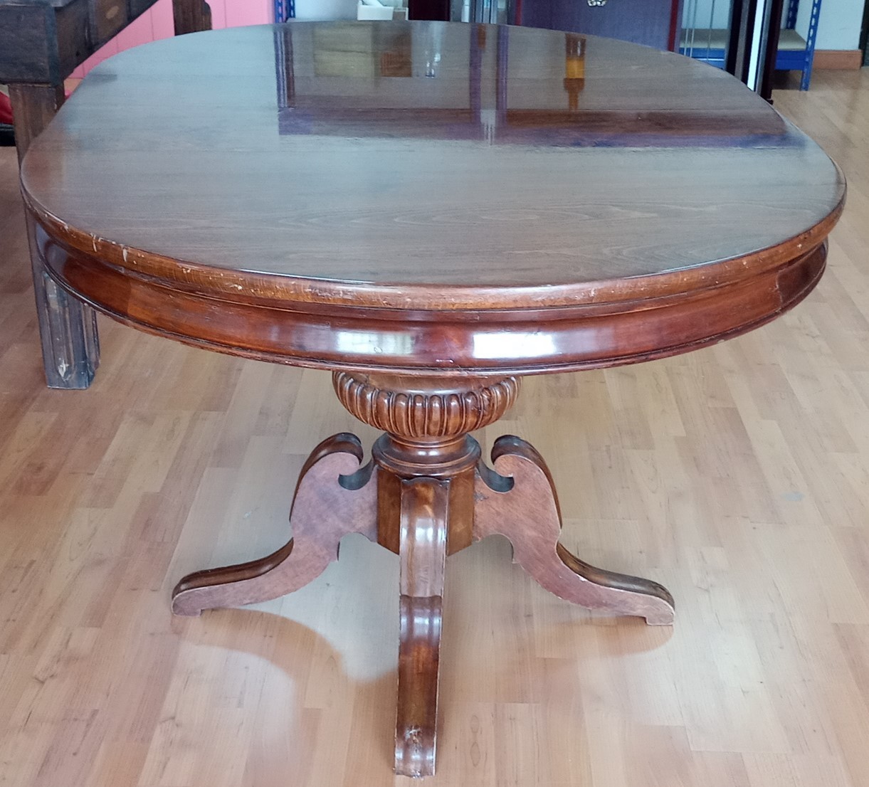mesa-mesa-velador-mastil-en-madera-torneadas-tapa-en-buen-estado-2.jpg