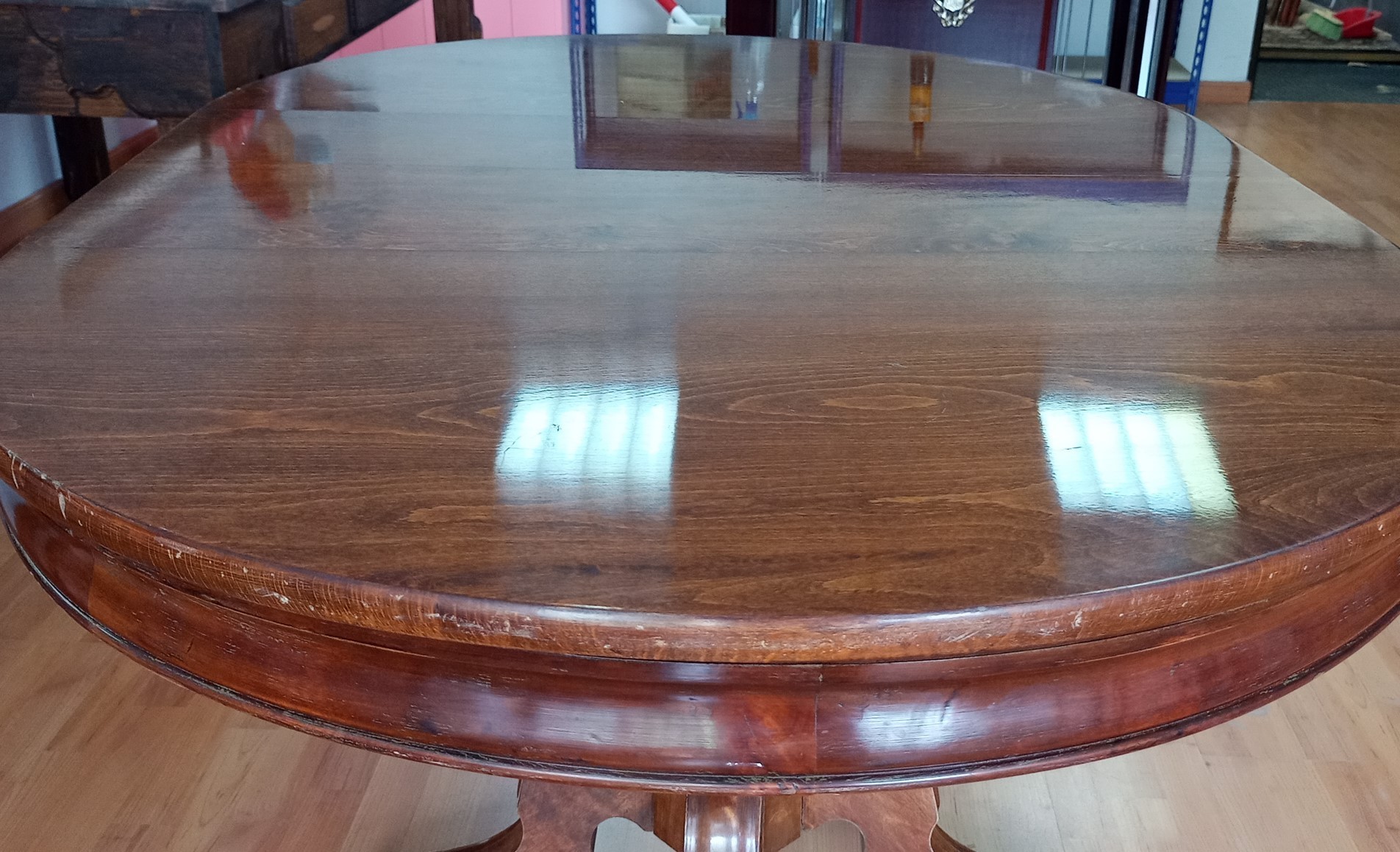 mesa-mesa-velador-mastil-en-madera-torneadas-tapa-en-buen-estado-4.jpg