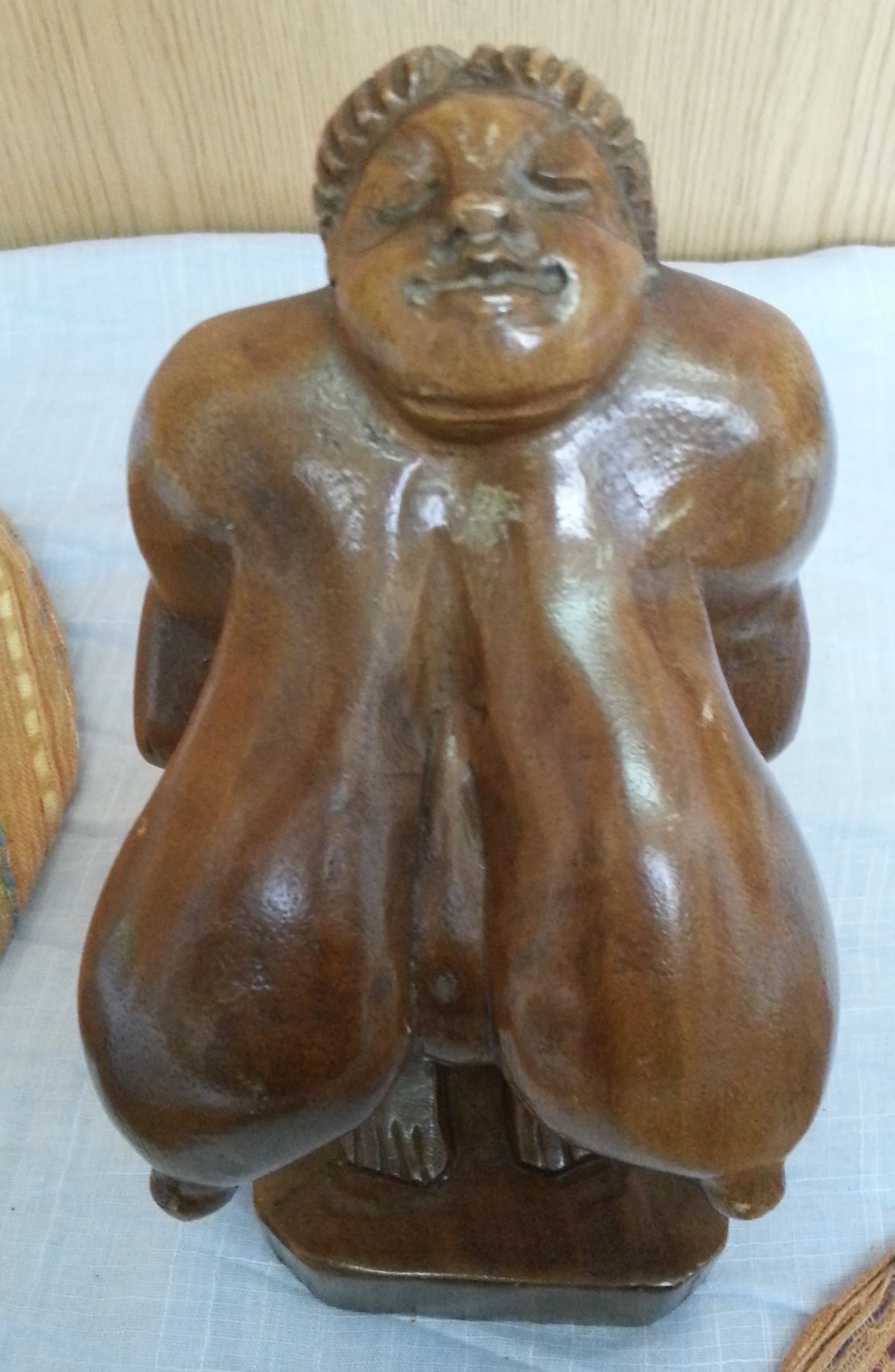 mujer-africana-de-grandes-pechos-escultura-en-madera-origen-cubano-erotica-1.jpg