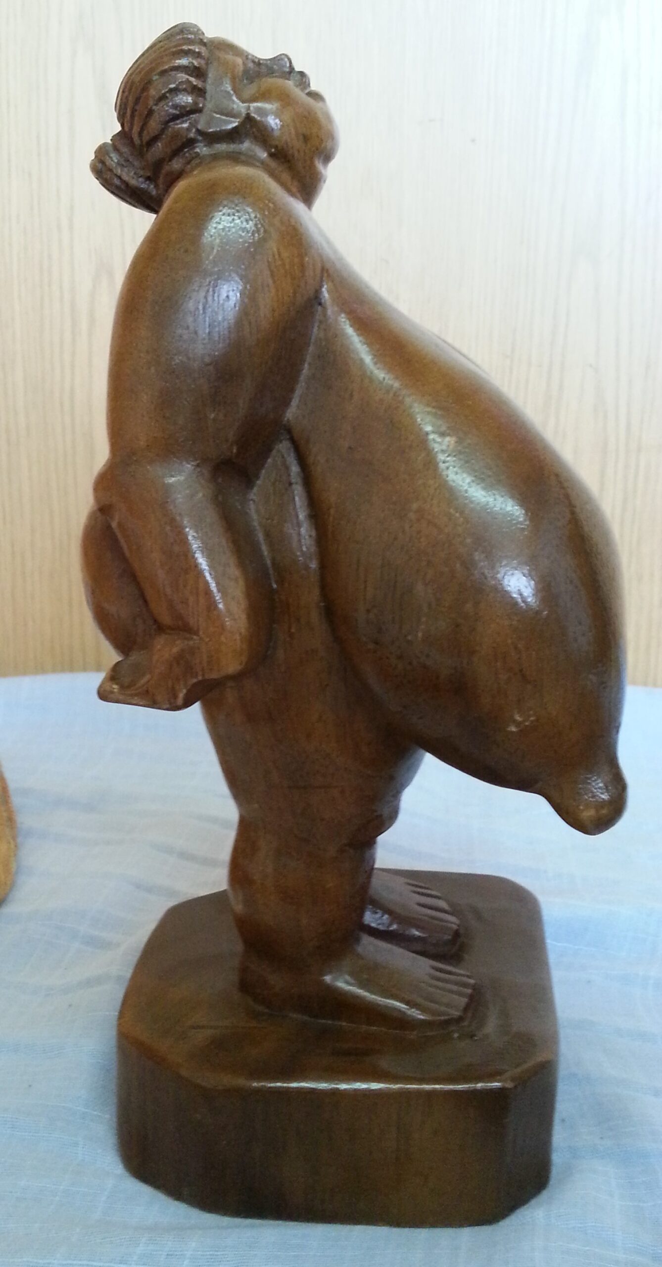 mujer-africana-de-grandes-pechos-escultura-en-madera-origen-cubano-erotica-3.jpg