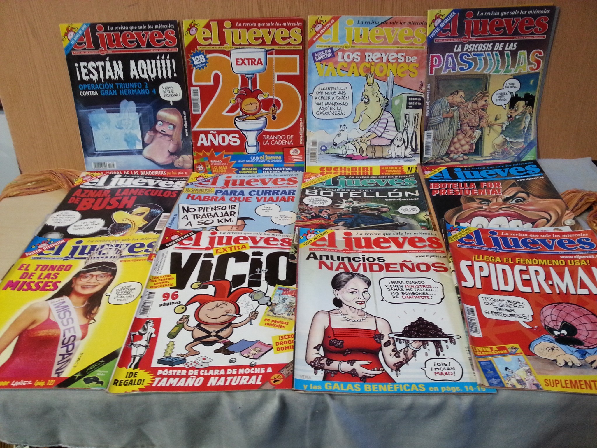 revistas-el-jueves-ano-2002-12-unidades-diferentes.jpg